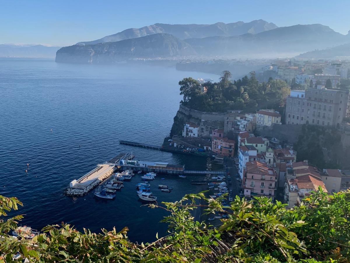 La Dimora Di Cornelia Aparthotel Sorrento Ngoại thất bức ảnh
